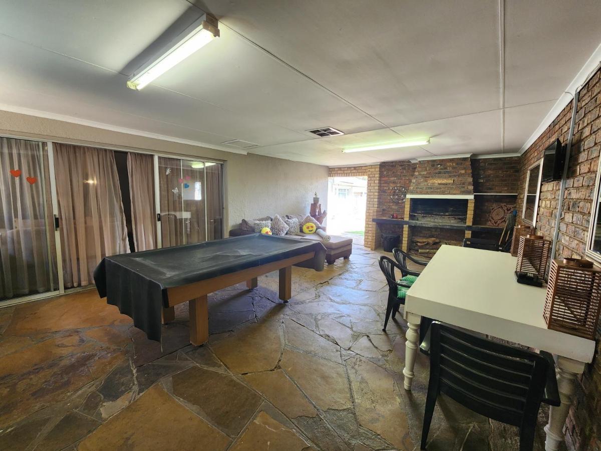 Midway Overnight Rooms Kimberley Exterior photo